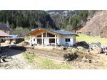 Neuwertiges Holzmassiv-Wohnhaus mit Wohlfühlatmosphäre - in Fertigstellung