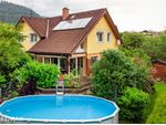 Gepflegtes Einfamilienhaus mit Pool und schöner Gartenanlage