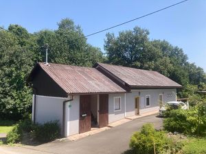 Wohnhaus mit Wald in ruhiger sonniger Lage