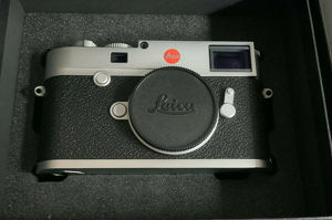 Leica M10 Silber verchromt mit Originalverpackung