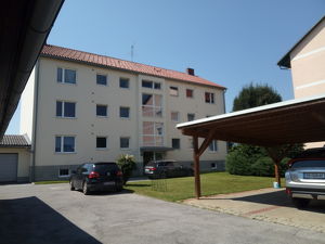 Familienfreundliche 3-Zimmer-Wohnung im Garten vor Graz