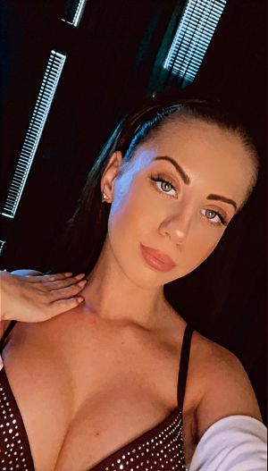 DOMINIKA 19 - SEXY UNGARIN