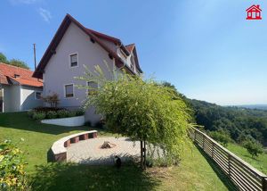 Einfamilienhaus mit Landwirtschaft und wunderbarer Aussichtslage in Pischelsdorf am Kulm