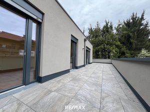 Erstbezug: Modernes Penthouse mit Terrasse in Krumpendorf am Wörthersee