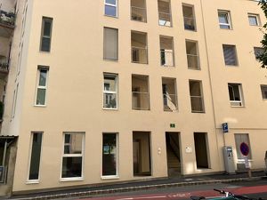 Stadthaus - Metahofgasse 5; Tolle Wohnung mit Balkon TOP 2, [GF,MHG]