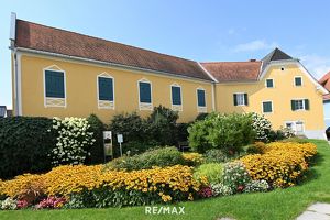 Die Gelegenheit: Zinshaus / Geschäft / Gewerbe - ehemaliges Gasthaus Kirchenwirt in Köflach sucht neue Besitzer!