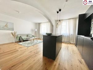 Neu sanierte 4- Zimmer Wohnung mit perfekter Raumaufteilung