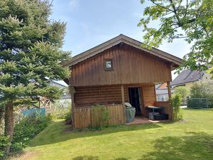 Ruhiges Wochendhaus/Gartenhaus mit Baugrund