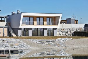 Exklusives Einfamilienhaus direkt am Wasser im Süden von Graz