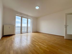 2,5-Zimmer-Wohnung mit Loggia zu verkaufen