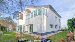 Imposante Ein-/Zweifamilien-Villa mit Panoramasicht, Lift und großzügigem SPA-Bereich. Willkommen in Ihrer persönlichen Oase auf dem Wilhelminenberg!