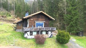 Uriges Landhaus am Waldrand in nahezu Alleinlage und unverbaubarem Bergpanorama