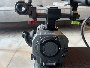 Sony PXW-FX9 Kameragehäuse , nur 225h, Koffer, FX9