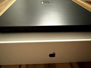 Apple MacBook Pro 14 Laptop