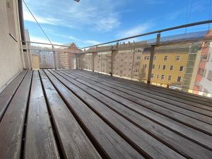 Geräumige, ruhige 2-Zimmer-Wohnung mit hofseitigem Balkon - verfügbar ab August 2024