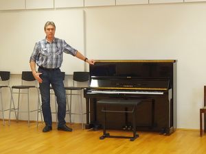 Klavierlehrer mit langjähriger Erfahrung, Klavier für Erwachsene