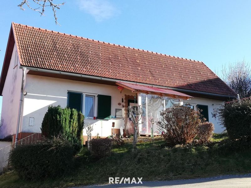 Einfamilienhaus in den Weinbergen mit atemberaubender Fernsicht