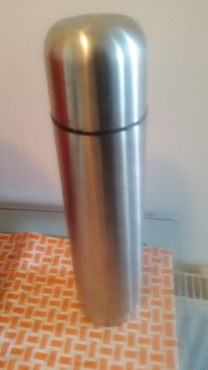 Moderne Thermosflasche aus Edelstahl Isolierflasche Thermoskanne Reiseflasche (1 Liter)
